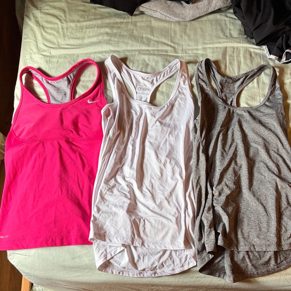 Nike Women's Tank Top - Fuchsia, icyzone White, Charcoal